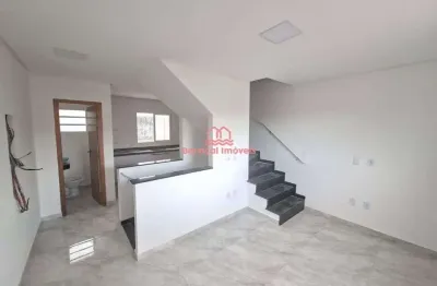 Casa de condomínio individual com 2 suítes, 2 vagas, 2 banheiros e e 2 lavabos