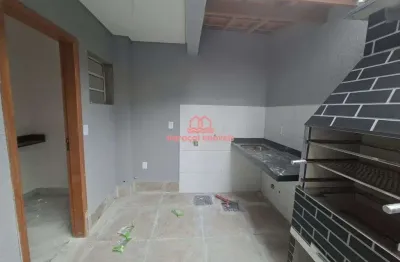 Casa com 2 suítes, 2 vagas de garagem e entrada individual na vila mirim pg