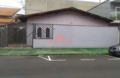 Casa com 2 quartos sendo 1 suite, 2 wc,sala,cozinha,lavanderia e  garagem.