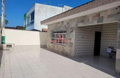 Casa térrea 3 quartos, com 1 suíte, edícula,4 vagas, bairro vilamar , lado praia