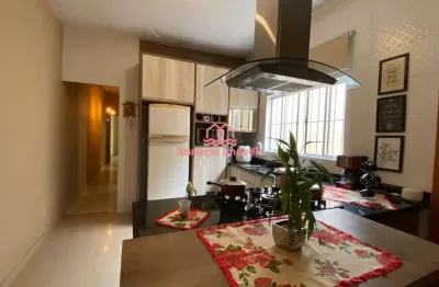 Casa com edícula à venda, bairro guilhermina, imóvel com 4 dorm,1 suíte, quintal