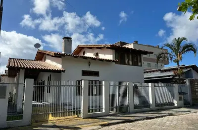 Casa com 4 quartos à venda na Rua Manjuba, 25, Centro, Bombinhas