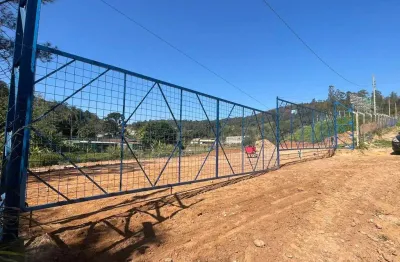 Área empresarial e industrial de alto potencial com estacionamento para até 70 vagas no final de obras