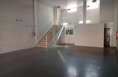 Sala comercial para locação em votorantim-sp, real parque ii: 1 sala, 2 banheiros, 250m² de área, 1 mezanino.
