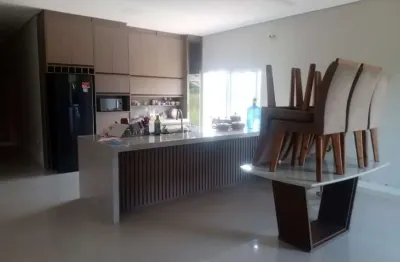 Chácara espaçosa com casa aconchegante em araçoiaba da serra