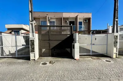 Casa à venda na Rua Suburbana, 334, Itaum, Joinville