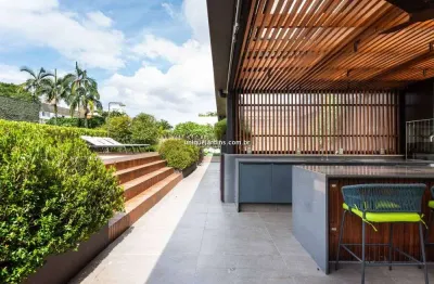Alto de pinheiros: 4 suítes | 8 vagas | 925 m² úteis