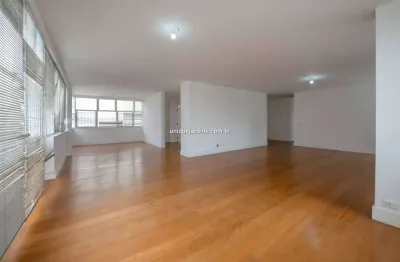 Higienópolis: 3 dorm | 1 suíte | 2 vagas | 240 m² úteis