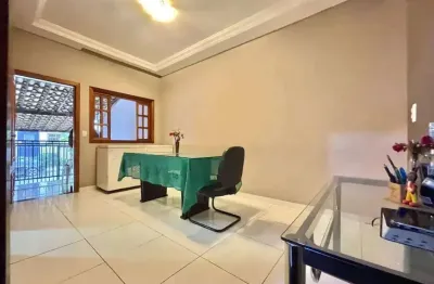 Casa com 3 quartos à venda na Santa Amélia, Belo Horizonte 