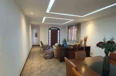 Casa com entrada independente em lote de 360m² com 04 quartos sendo 02 com suite no valor de 1.390.000,00 no bairro itapoa