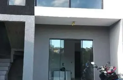 Vendo casa geminada com entrada independente com 03 quartos sendo um com suite, 105m² no valor de 450.000,00 no bairro xangrila
