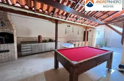 Casa ampla no planalto – 4 quartos, área gourmet e ótima localização