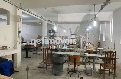 Prédio com 1 sala à venda na Rua Estrela Cadente, 90, Muchila, Feira de Santana