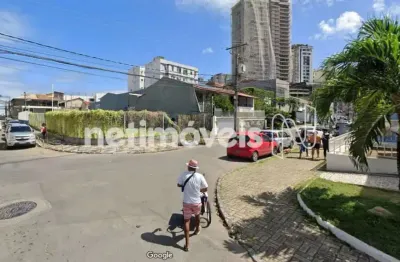 Excelente oportunidade! terreno espaçoso de 440m²; localizado no rio vermelho.