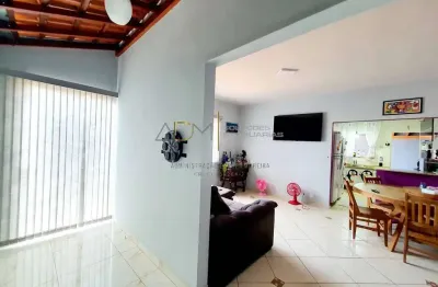 Casa à Venda em excelente localização, no Jd. Altos do Paraíso, em Botucatu