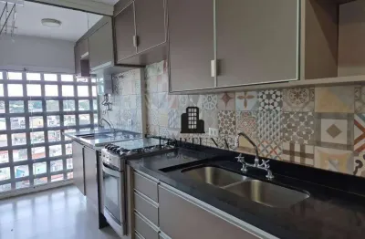 Apto. modernizado, condomínio excelente, 13 minutos da praça da árvore
