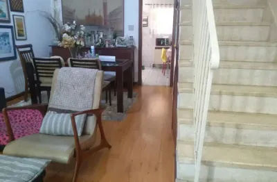 Sobrado à venda, com 3 dormitórios, 2 vagas e 125m², localizado em perdizes