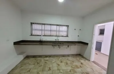 Sobrado comercial com 4 quartos e 4 banheiros para alugar, 240 m