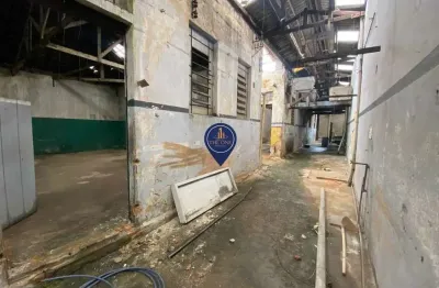 Excelente galpão com amplas salas com uma boa iluminação, espaço livre, 10  banheiros e 15 vagas localizando na rua cardeal arcoverde, bairro pinheiros