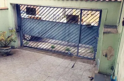 São 02 casas geminadas cada uma com 2 dormitórios e dois banheiros, localizado próximo a av tancredo neves