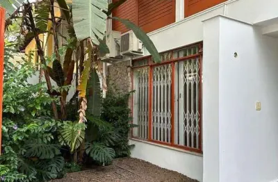 Sobrado 3 dormitorios 2 wc 2 vagas 200m2 para locação, pinheiros, são paulo, sp