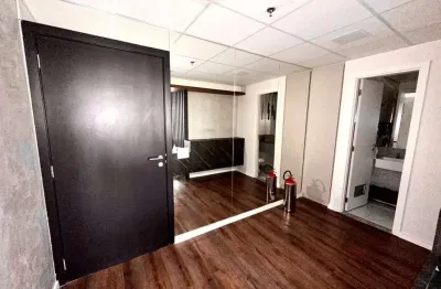 Barracão / Galpão / Depósito com 3 salas para alugar no Jardim Europa, São Paulo 