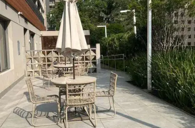 Studio de 25m² mobiliado para locação, indianópolis, são paulo, sp. 1 suíte, cozinha integrada e equipada, varanda, escritório.