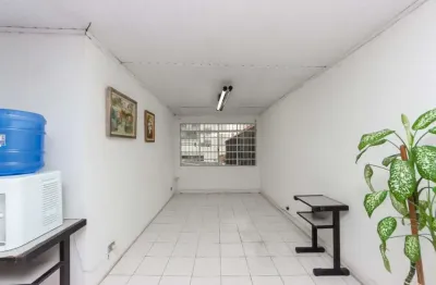 Sobrado de 317m² para uso comercial ou residencial à venda, cambuci, são paulo, sp. com 6 salas amplas, 4 banheiros, 4 vagas de garagem.