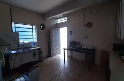Sobrado de 133m² à venda, brooklin paulista, são paulo, sp. com 3 dormitórios, 2 banheiros, ambiente para 2 salas, cozinha e 2 vagas de garagem.