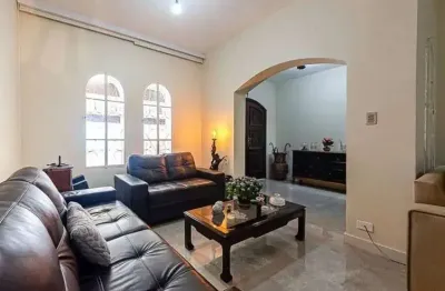 Sobrado de 156m² à venda, vila pompéia, são paulo, sp. com 4 dormitórios sendo 3 suítes, 4 banheiros,  sala de estar e sala de jantar, 2 vagas para auto.