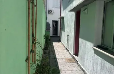 Sobrado de 145m² à venda, santo amaro, são paulo, sp. com 2 suítes, ambiente para 3 salas, cozinha integrada, lavabo, área de serviço, 2 vagas para auto