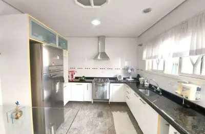 Sobrado de 121m² à venda e locação, vila mafra, semi mobiliado com 2 dormitórios, sala para 2 ambientes, copa e cozinha planejada, 4 vagas de garagem