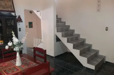 Sobrado para venda e locação, com 4 dormitorios, 2 suites e 2 vagas de garagem, localizado no cambuci