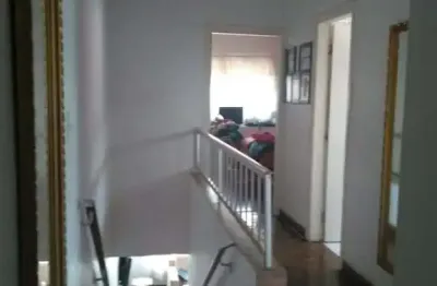 Sobrado a venda com 3 dormitórios, 1 suíte, 3 vagas e 300m², localizado na vila mariana