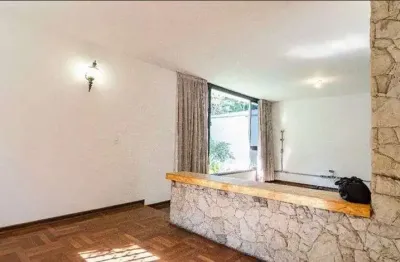 Lindo sobrado a venda com 3 dormitórios, 1 suíte, 3 vagas e 230m², localizado no jardim das bandeiras
