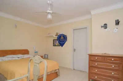 Casa com 5 dormitórios sendo 2 suítes, 4 vagas de garagem, localizado na rua camundo à 20 minutos a pé do metrô são judas!