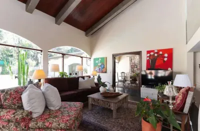 Excelente sobrado a venda e locação, com 3 dormitórios sendo 2 deles suítes, e piscina, localizado em  santo amaro