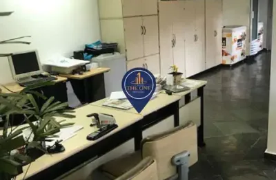 Prédio com 10 salas para alugar na Rua Correia de Lemos, 158, Chácara Inglesa, São Paulo