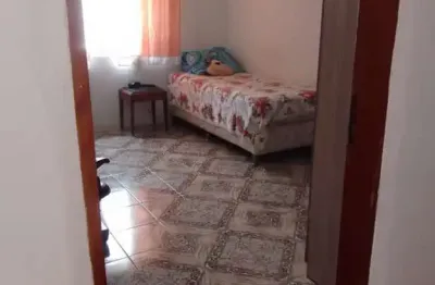 Casa à venda,com 3 vagas de garagem 2 dormitórios e edicula com banheiro