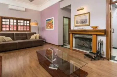 Casa de 240m² à venda, perdizes, são paulo, sp. com 3 suítes, 2 salas amplas, quintal, 2 vagas para auto.