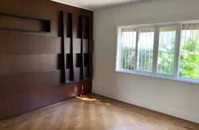 Sobrado à venda com 3 dormitorios, 1 suite, 6 vagas e 672m², localizado no jardim paulista, são paulo, sp