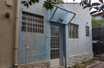 Casa de 40m² para locação, vila olímpia, são paulo, sp. com 1 dormitorio, sala, cozinha, área de serviço.