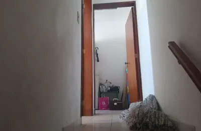 Otima casa terrea com 4 dormitorios, 3 vagas de garagem, e 180m² localizado na avenida pedro bueno jabaquara