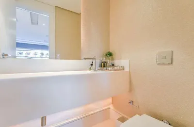 Apartamento alto padrão de 244m² à venda, vila nova conceição, são paulo, sp. com 3 suítes, closet, 5 banheiros, 3 vagas para auto.