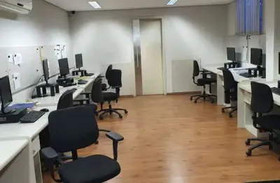 Sobrado comercial à venda por r$ 1.065.000 com 5 dormitórios, 4 wc, 200 m², 2 vagas de garagem, localizado na avenida pedor bueno, jabaquara, são paulo, sp