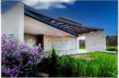 Casa em condomínio fechado com 4 quartos à venda na Avenida dos Florais, 01, Ribeirão do Lipa, Cuiabá