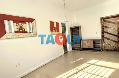 Apartamento à venda com 2 quartos, sendo 1 suíte no centro, cabo frio - rj