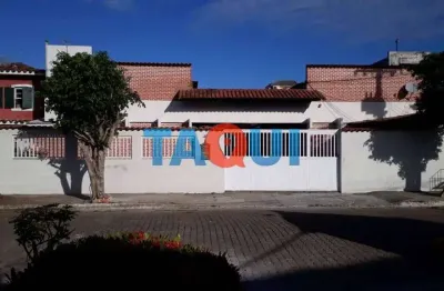 Casa à venda, ao lado do canal e próximo ao centro, portinho, cabo frio - rj