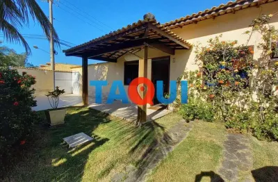 Casa  à venda com 2 suítes em condomínio com piscina na ogiva, cabo frio - rj