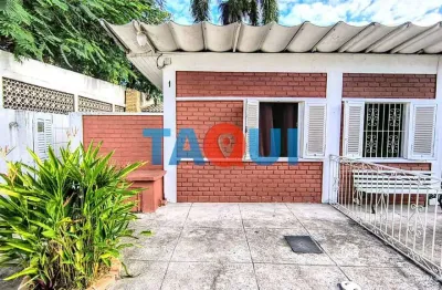 Casa à venda com 2 quartos, sendo 1 suíte, palmeiras, cabo frio - rj
